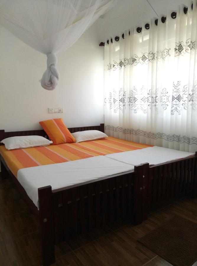 Leisure In Galle Bilik gambar